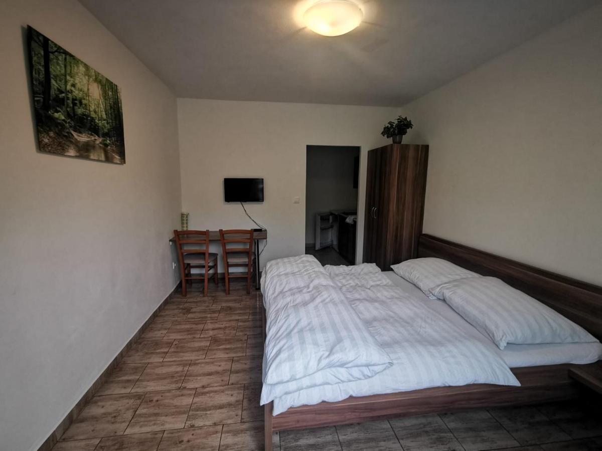 Apartmány pod Landštejnem Stare Mesto  Exteriér fotografie